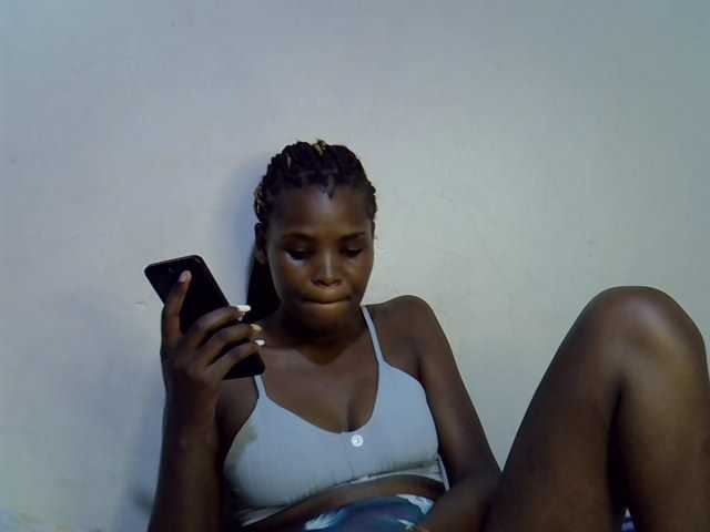 Cute-aliyah live cam on BongaCams