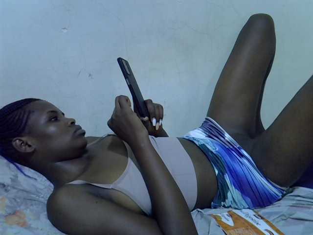 Cute-aliyah live cam on BongaCams