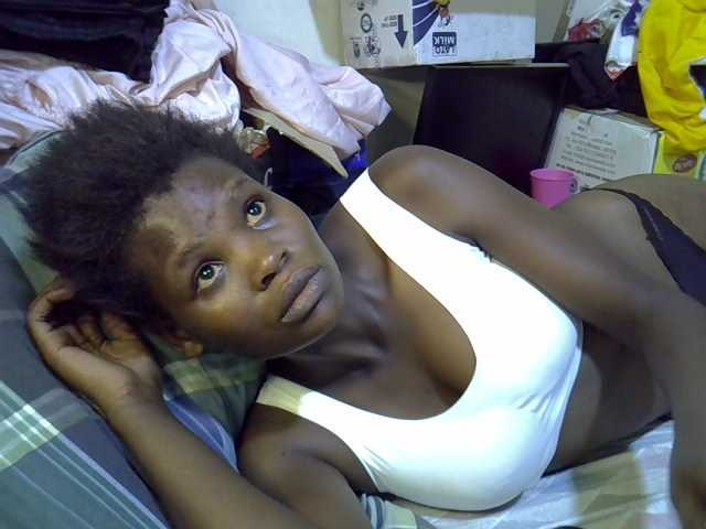 Cute-aliyah live cam on BongaCams