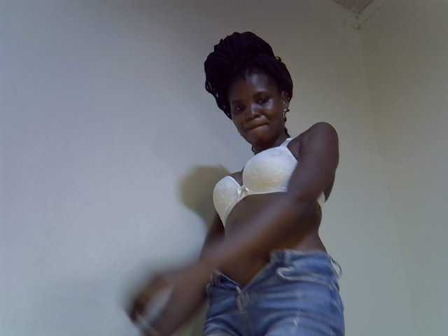 Cute-aliyah live cam on BongaCams