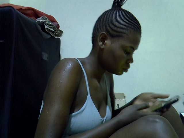 Cute-aliyah live cam on BongaCams
