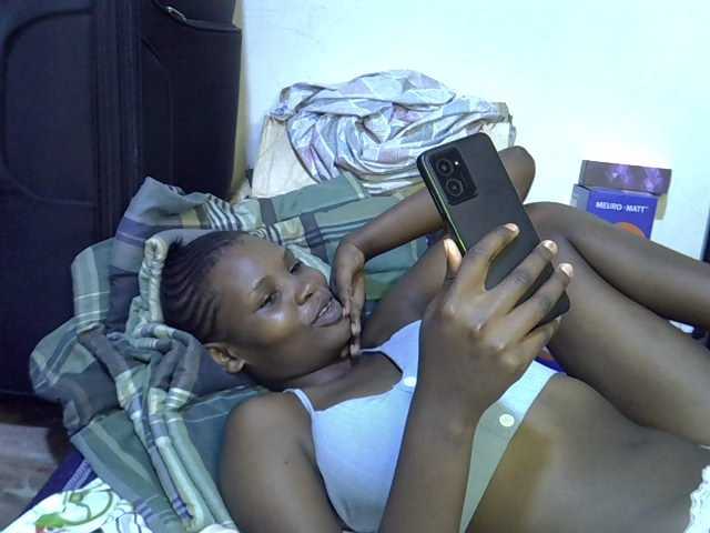 Cute-aliyah live cam on BongaCams