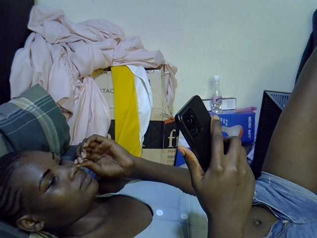 Cute-aliyah live cam on BongaCams