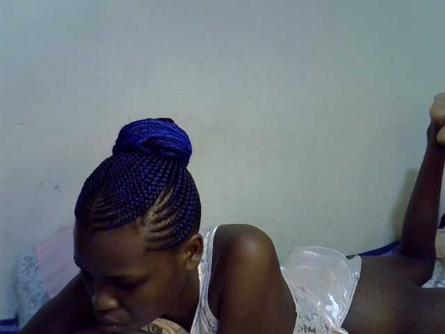 Cute-aliyah live cam on BongaCams