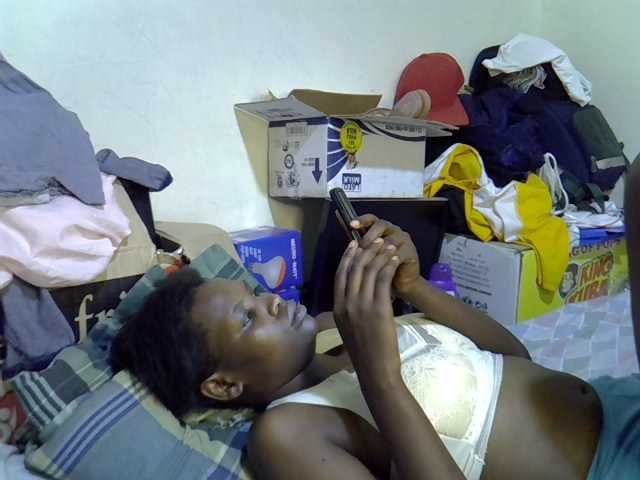 Cute-aliyah live cam on BongaCams