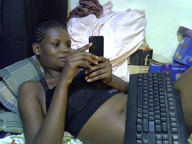 Cute-aliyah live cam on BongaCams