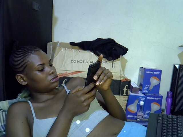 Cute-aliyah live cam on BongaCams