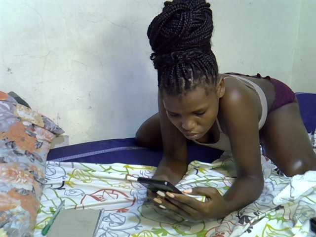Cute-aliyah live cam on BongaCams