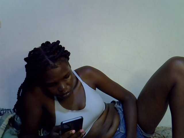 Cute-aliyah live cam on BongaCams