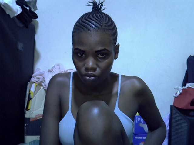 Cute-aliyah live cam on BongaCams