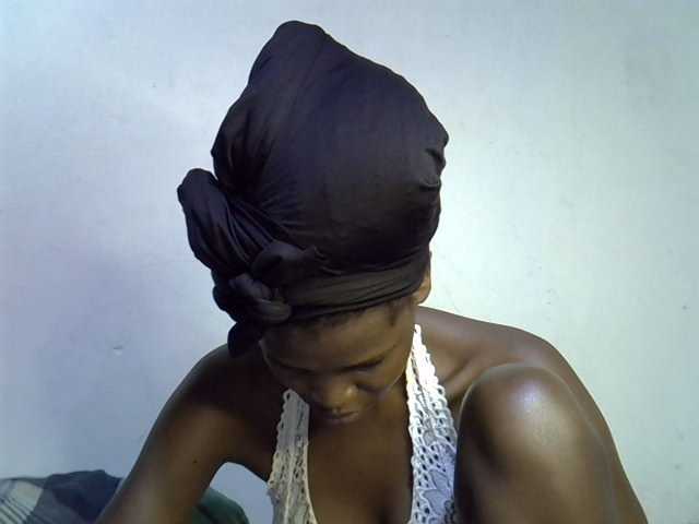 Cute-aliyah live cam on BongaCams
