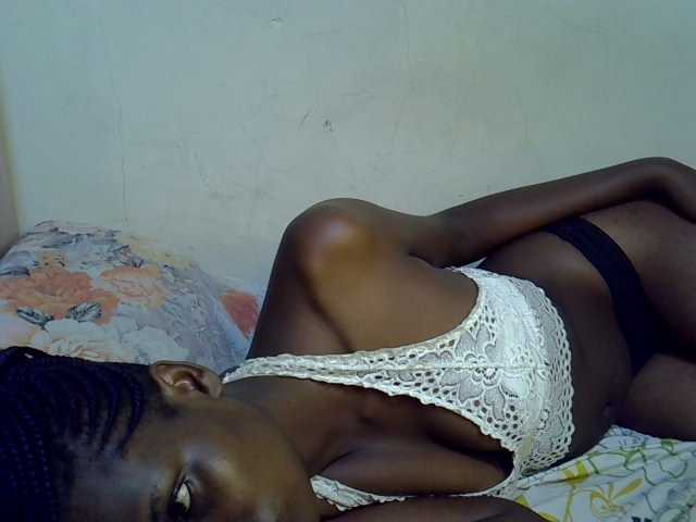 Cute-aliyah live cam on BongaCams