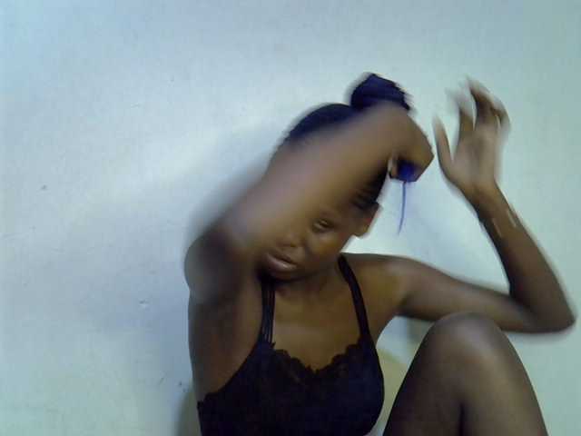 Cute-aliyah live cam on BongaCams