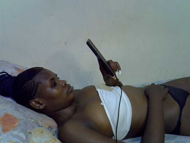 Cute-aliyah live cam on BongaCams