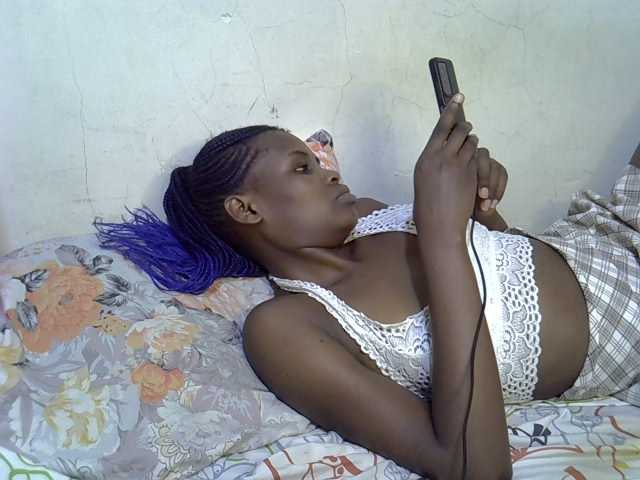 Cute-aliyah live cam on BongaCams