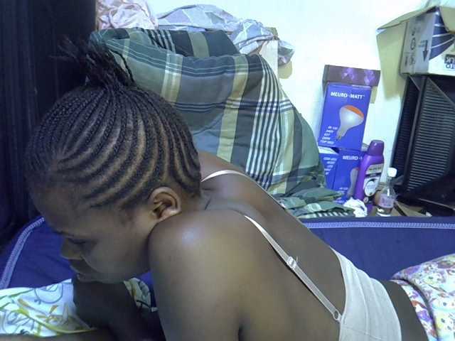 Cute-aliyah live cam on BongaCams