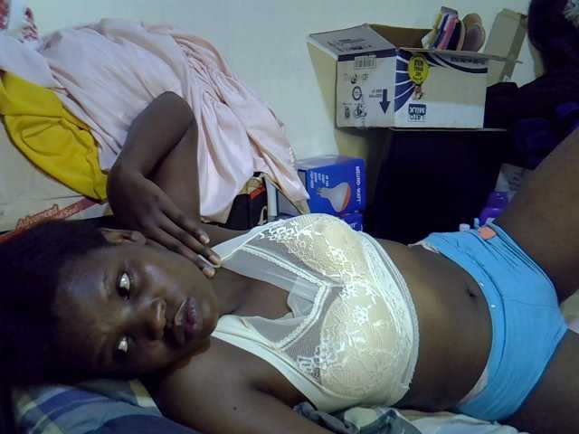 Cute-aliyah live cam on BongaCams