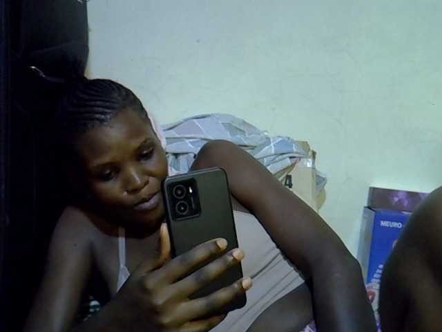Cute-aliyah live cam on BongaCams