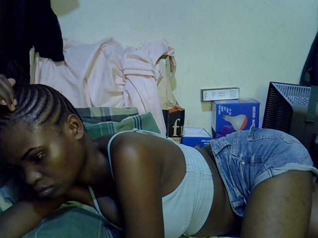 Cute-aliyah live cam on BongaCams