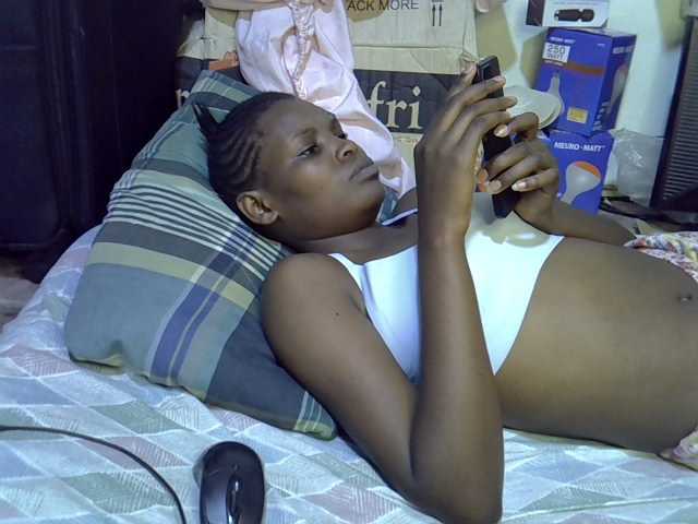 Cute-aliyah live cam on BongaCams