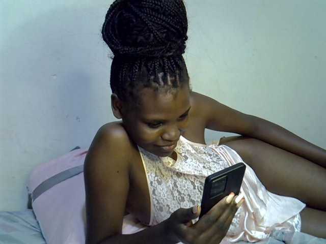 Cute-aliyah live cam on BongaCams