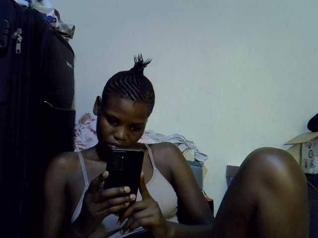 Cute-aliyah live cam on BongaCams