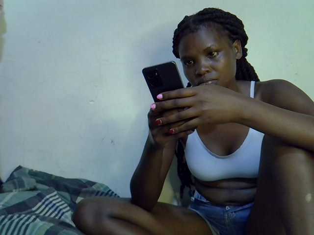 Cute-aliyah live cam on BongaCams