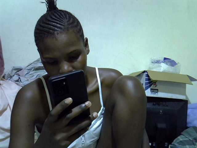 Cute-aliyah live cam on BongaCams