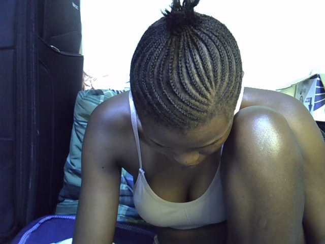 Cute-aliyah live cam on BongaCams
