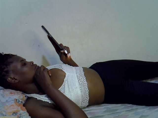 Cute-aliyah live cam on BongaCams