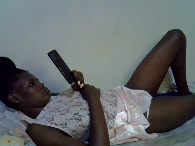 Cute-aliyah live cam on BongaCams