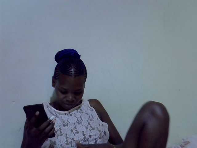 Cute-aliyah live cam on BongaCams