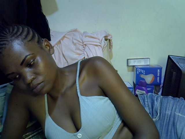 Cute-aliyah live cam on BongaCams