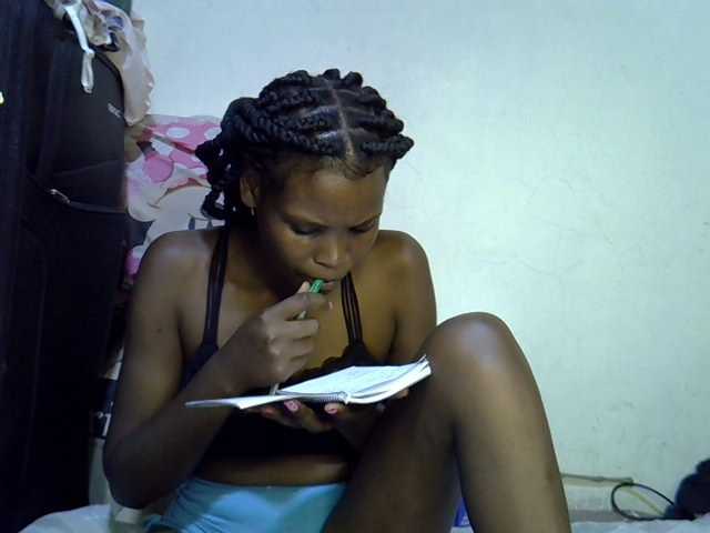 Cute-aliyah live cam on BongaCams