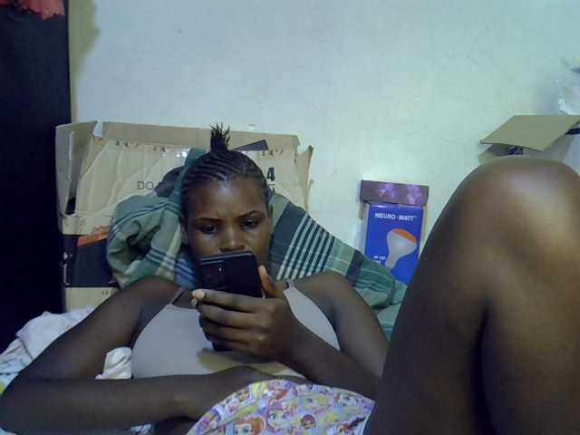 Cute-aliyah live cam on BongaCams