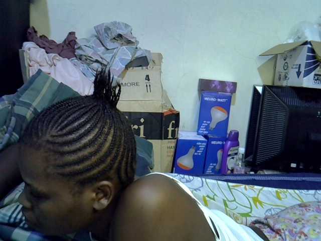 Cute-aliyah live cam on BongaCams