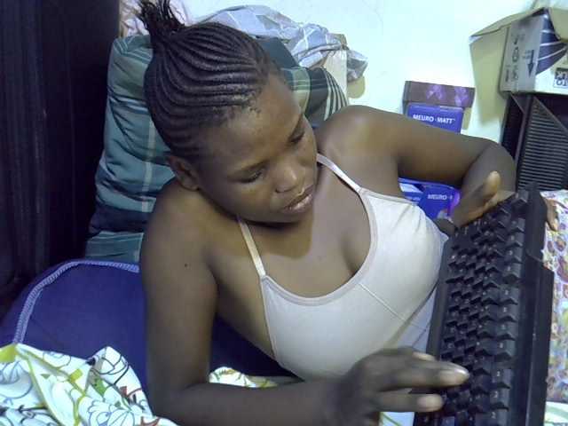 Cute-aliyah live cam on BongaCams