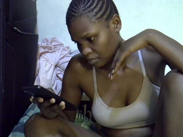 Cute-aliyah live cam on BongaCams