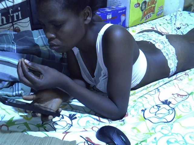Cute-aliyah live cam on BongaCams