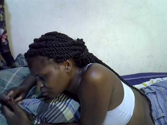 Cute-aliyah live cam on BongaCams