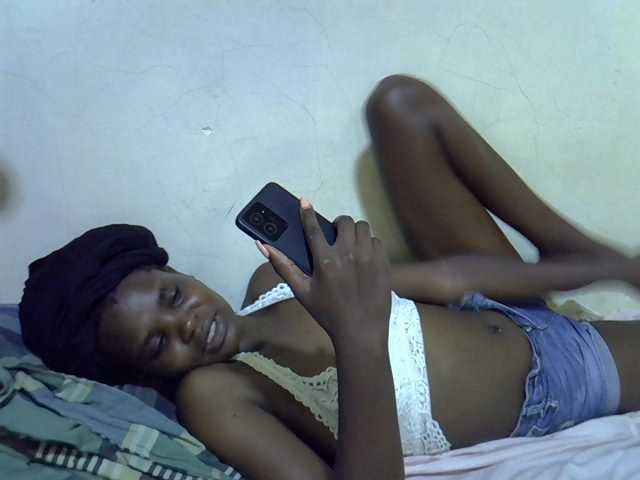 Cute-aliyah live cam on BongaCams