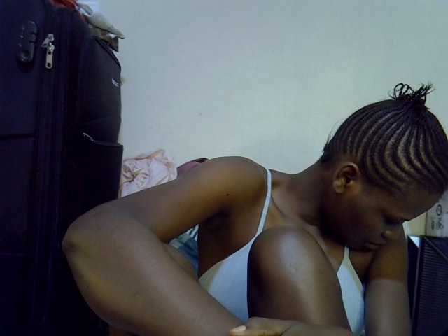 Cute-aliyah live cam on BongaCams