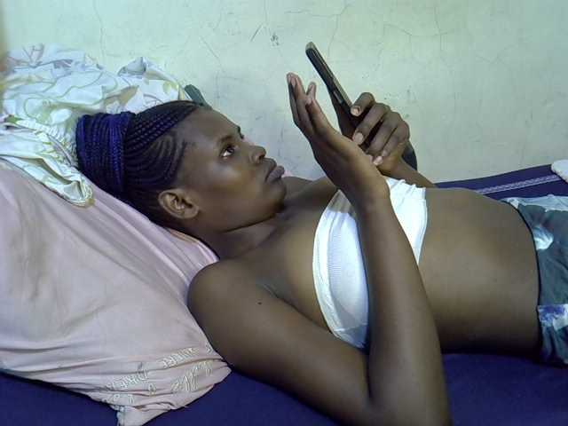 Cute-aliyah live cam on BongaCams