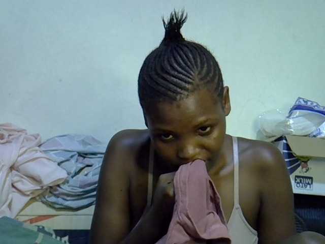 Cute-aliyah live cam on BongaCams