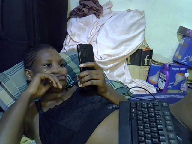 Cute-aliyah live cam on BongaCams