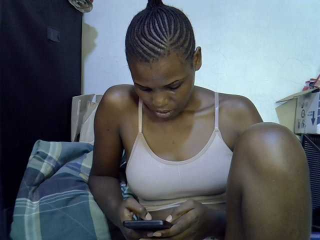 Cute-aliyah live cam on BongaCams
