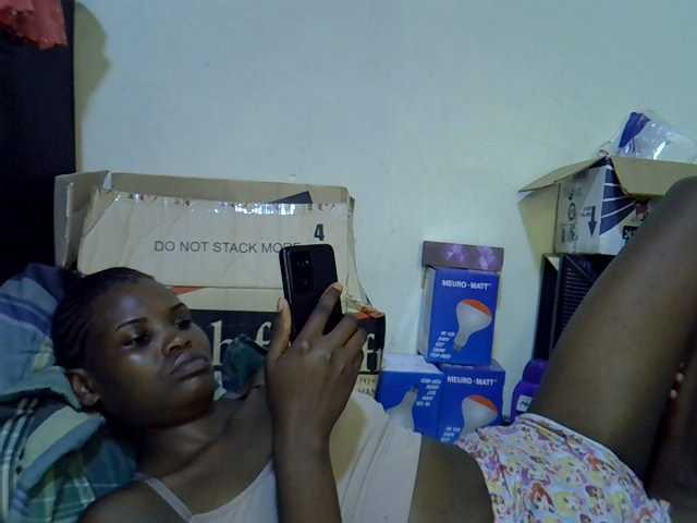 Cute-aliyah live cam on BongaCams