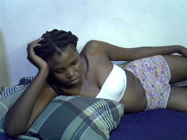 Cute-aliyah live cam on BongaCams