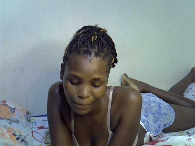 Cute-aliyah live cam on BongaCams