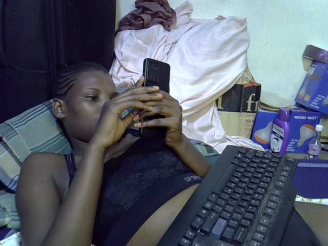 Cute-aliyah live cam on BongaCams